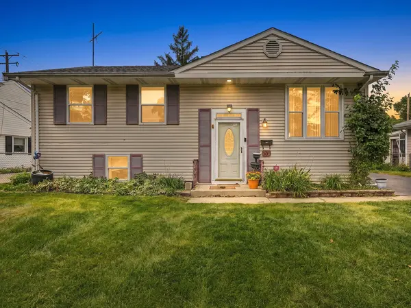 909 Cypress LN, Joliet, IL 60435