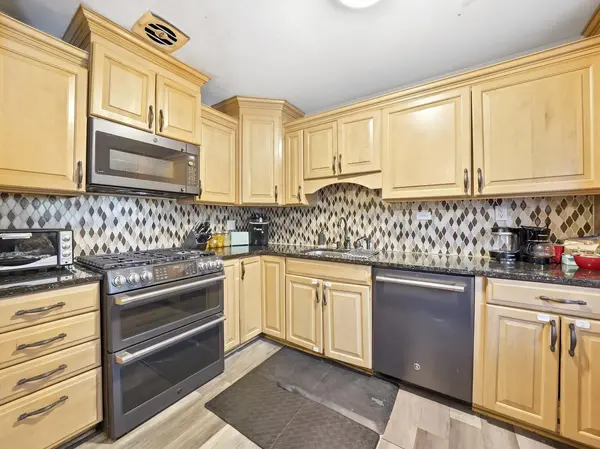 909 Cypress LN, Joliet, IL 60435