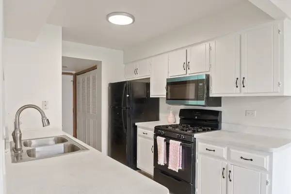 19401 Hickory PL, Country Club Hills, IL 60478