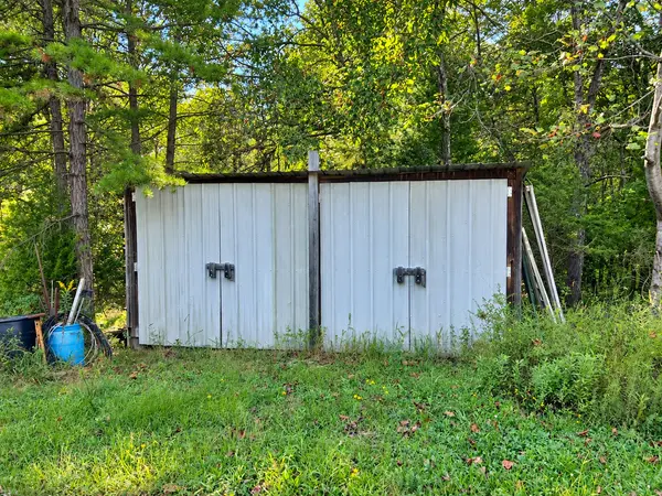 33 Karbers Ridge RD, Herod, IL 62947