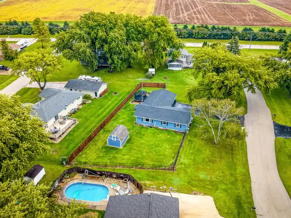 5349 Lawrence DR, Kirkland, IL 60146
