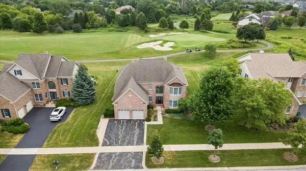 24 Tournament DR S, Hawthorn Woods, IL 60047