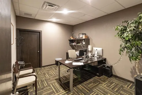 6027 University AVE, Cedar Falls, IA 50613