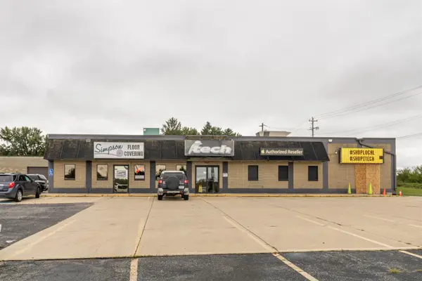 6027 University AVE, Cedar Falls, IA 50613