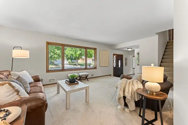 7181 Steepleview RD, Woodbury, MN 55125
