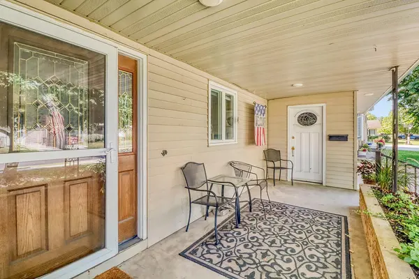 813 Oak ST, West Fargo, ND 58078