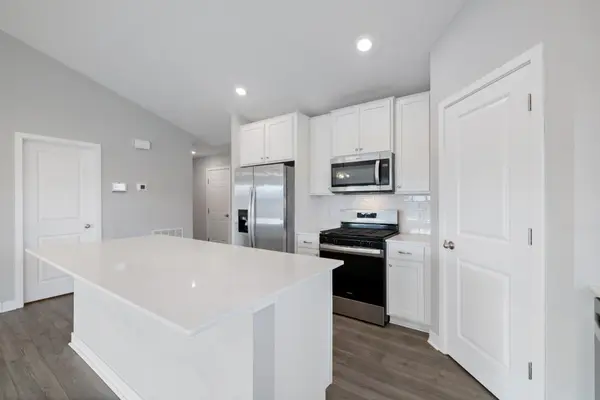 5124 Mustang CIR, Woodbury, MN 55129