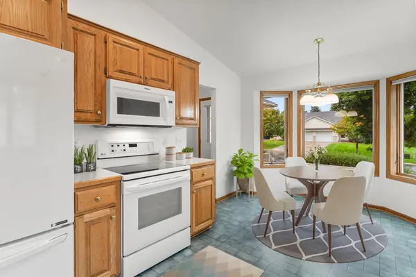 1284 Quincy CIR, Shakopee, MN 55379