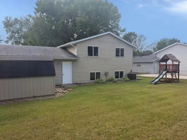 1304 17th ST SW, Faribault, MN 55021