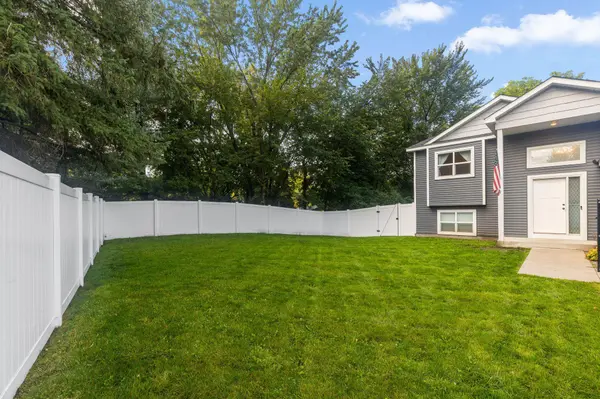 111 3rd AVE SW, Isanti, MN 55040