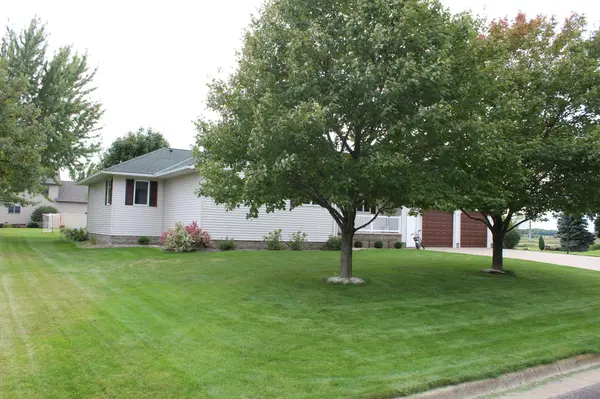 705 Eagle DR SW, Melrose, MN 56352