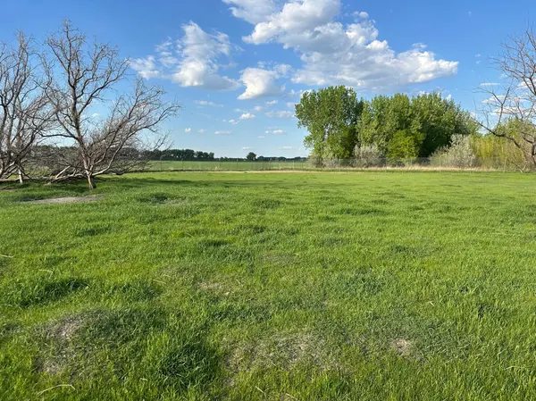 1582 NE Freedom AVE, Manvel, ND 58256