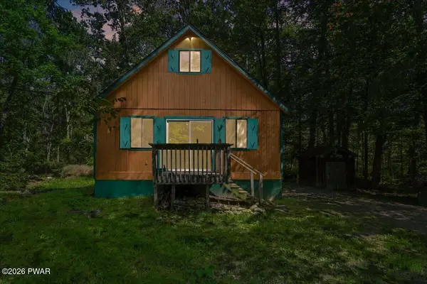 4334 N Fairway DR, Lake Ariel, PA 18436