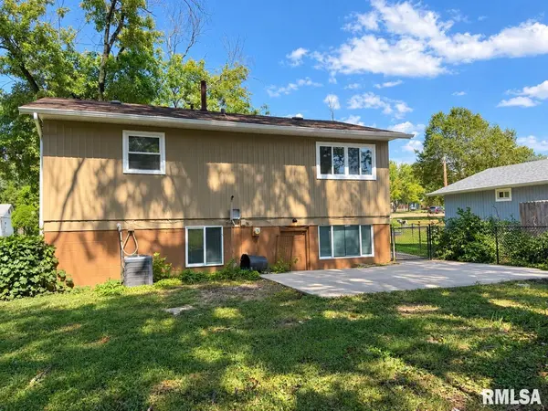 3800 W VINTON AVE, Peoria, IL 61615
