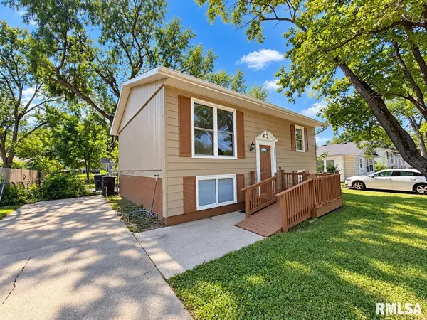 3800 W VINTON AVE, Peoria, IL 61615