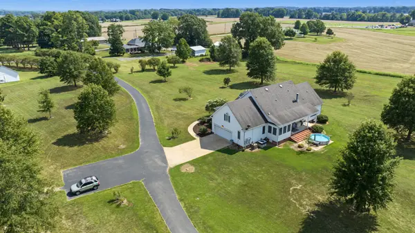 2248 Arlan Reason Rd, Bells, TN 38006