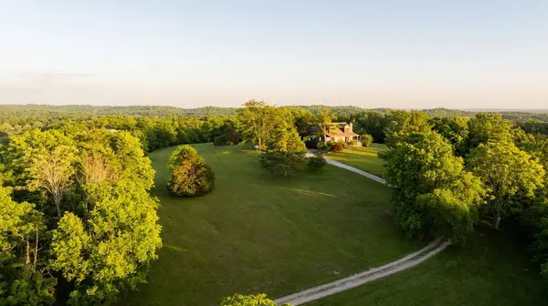 2351 Harlan Rd, Columbia, TN 38401