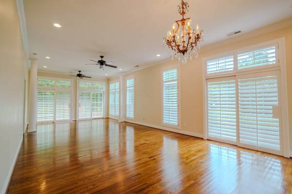712 Maple Point Dr, Cookeville, TN 38501