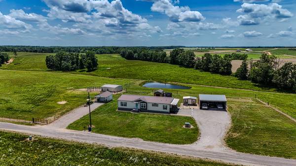 1198 David Patterson Rd, Lutts, TN 38471