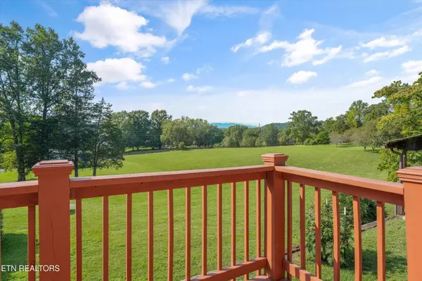 745 Blockhouse Valley Rd, Clinton, TN 37716