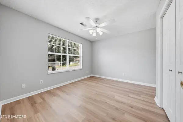4055 Darwin Way, Knoxville, TN 37918