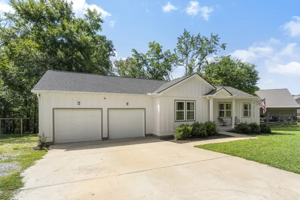 1505 E Piney Rd, Dickson, TN 37055