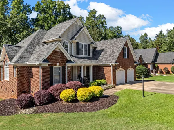 522 Chippendale LN, Boiling Springs, SC 29316