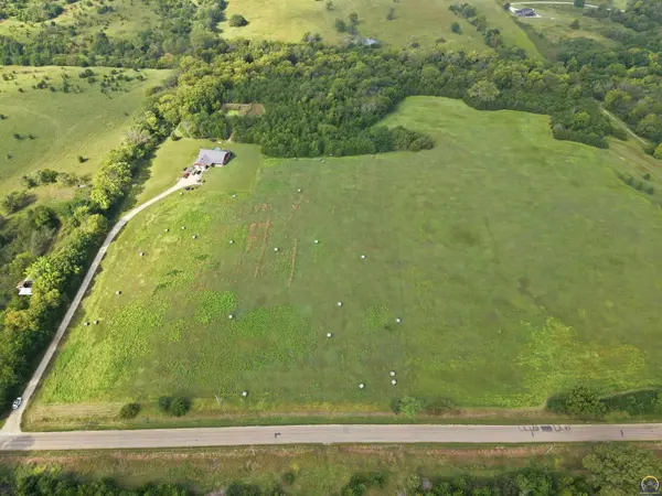 00000 Q RD #(Old 75 Hwy), Holton, KS 66436-8379