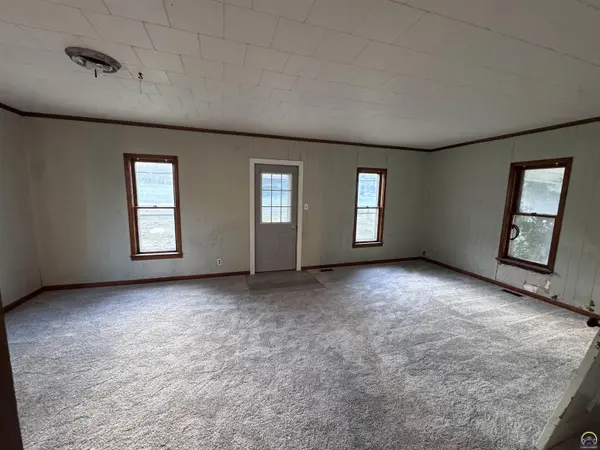 202 N Osage ST, Nortonville, KS 66060