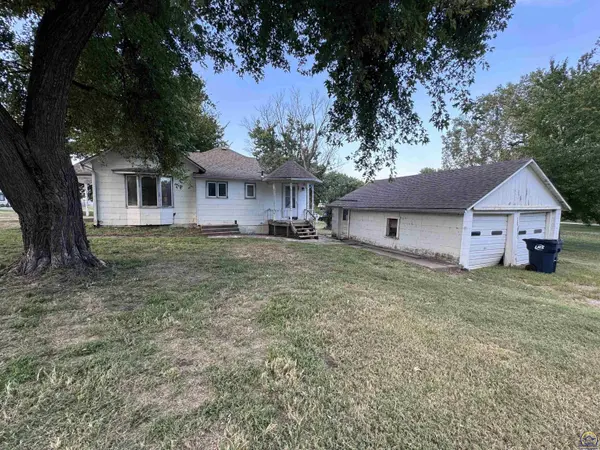 202 N Osage ST, Nortonville, KS 66060
