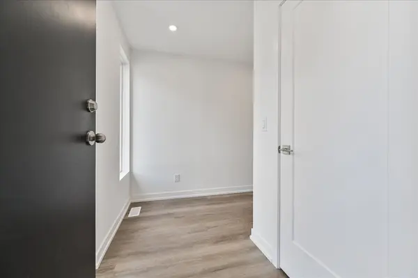 21 Lappin AVE #1, Toronto W02, ON M6H 1Y3