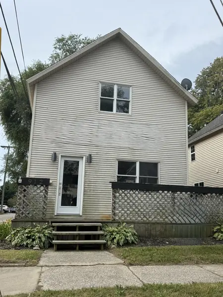 912 Market ST, St. Joseph City, MI 49085