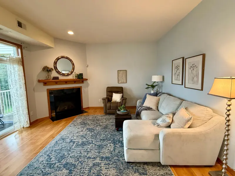 1244 County Road D E #102, Maplewood, MN 55109