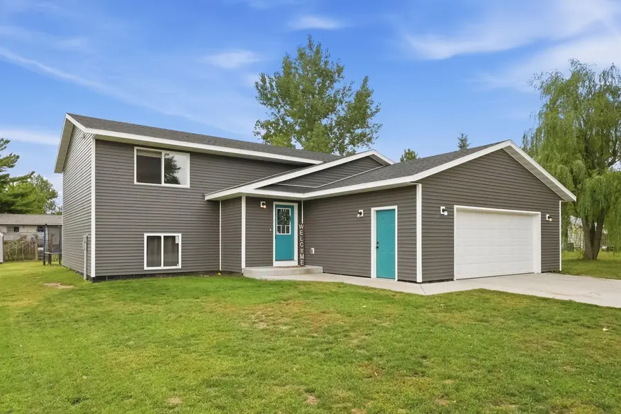 348 1st AVE S, Motley, MN 56466