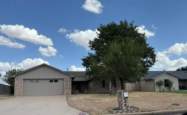 620 Taft ST, Altus, OK 73521