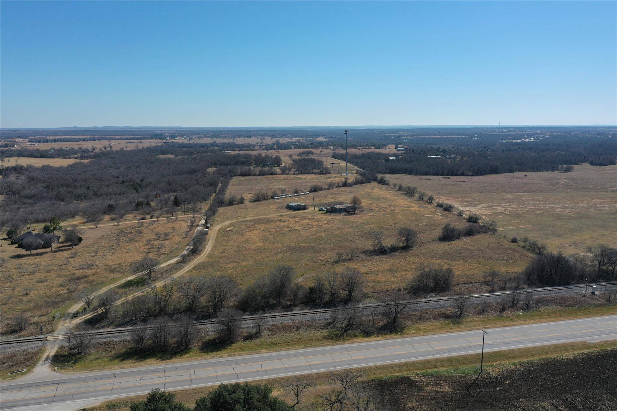915 State Highway 95 HWY N #A, Elgin, TX 78621