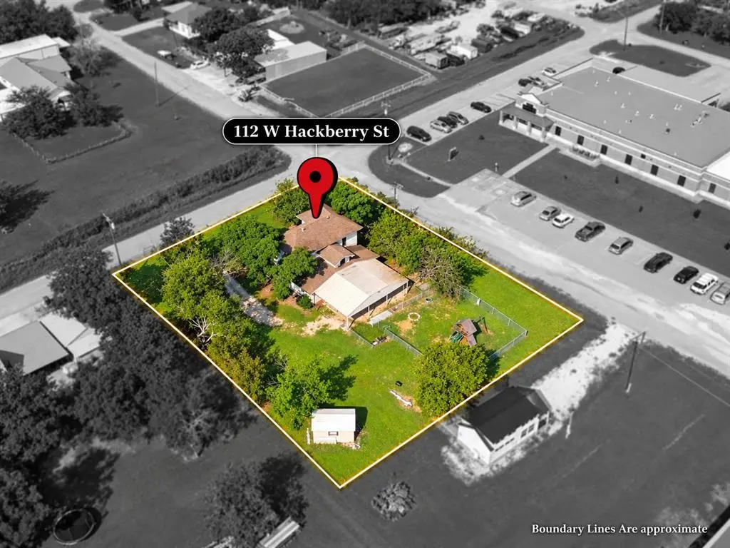 112 W Hackberry Street, Malone, TX 76660