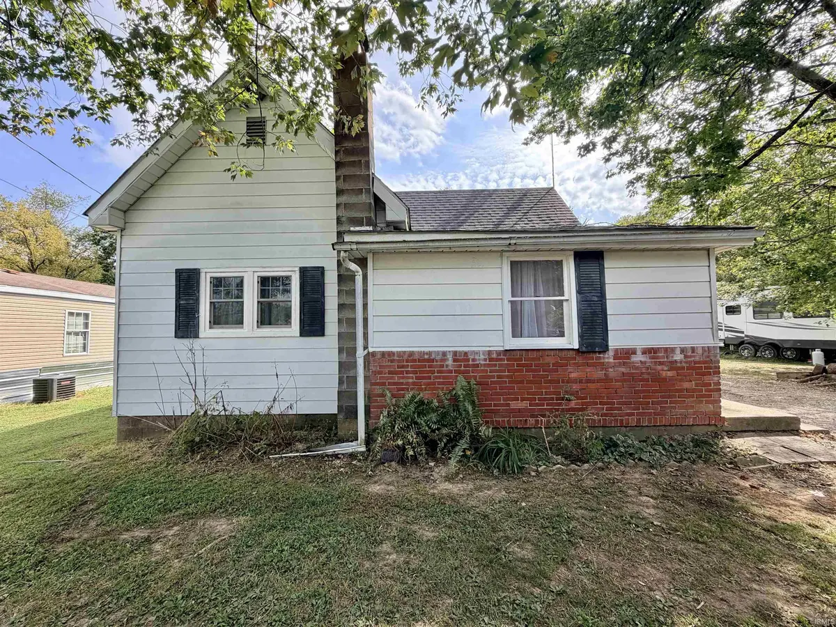 13361 W Smith ST, Jasonville, IN 47438