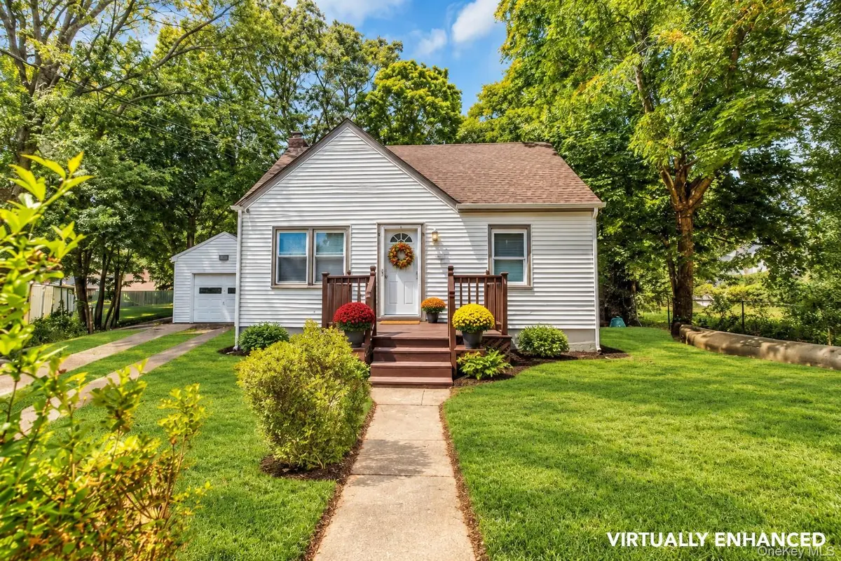 96 Washington DR, Mastic Beach, NY 11951