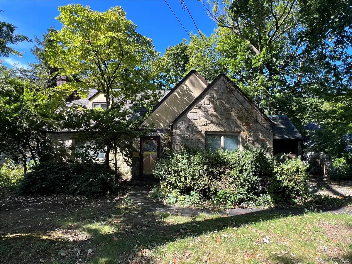 116 Huntington RD, Port Washington, NY 11050