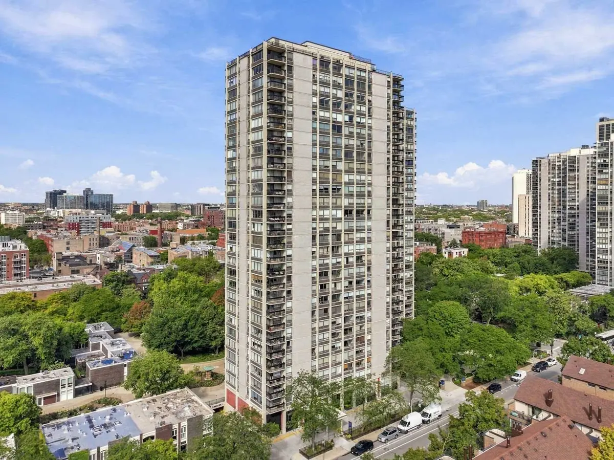 1355 N Sandburg TER #1801D, Chicago, IL 60610