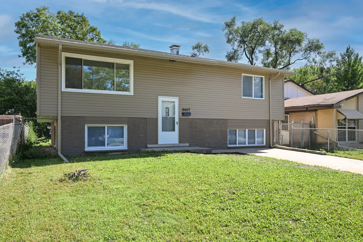 16607 Paulina ST, Markham, IL 60428