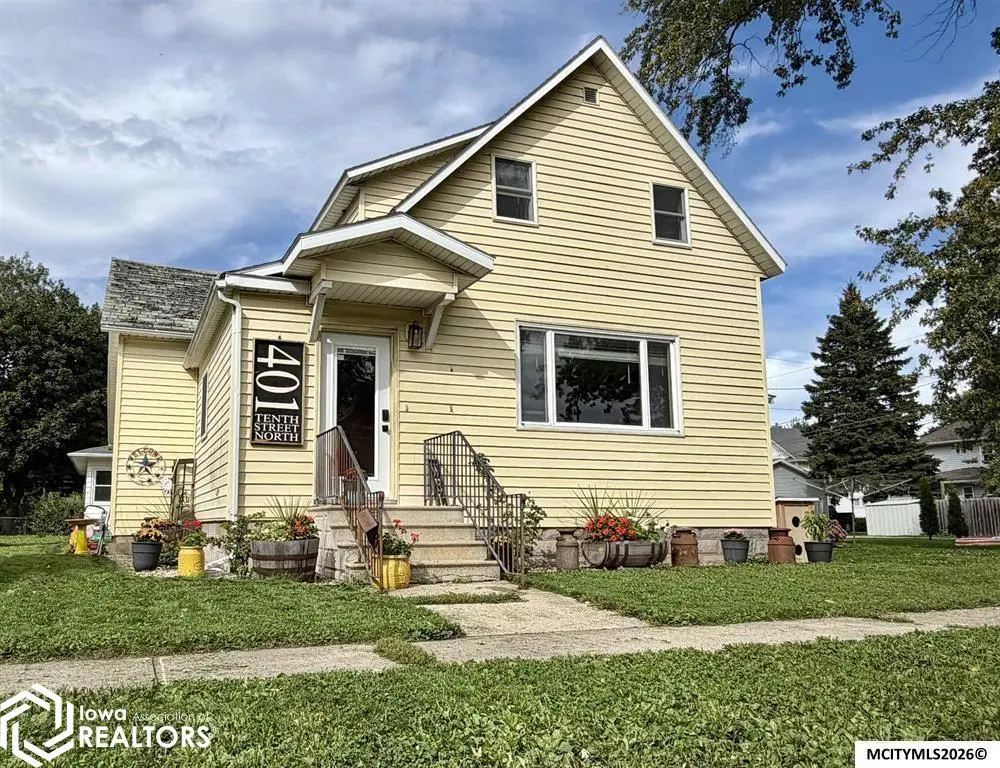 401 10th ST, Northwood, IA 50459