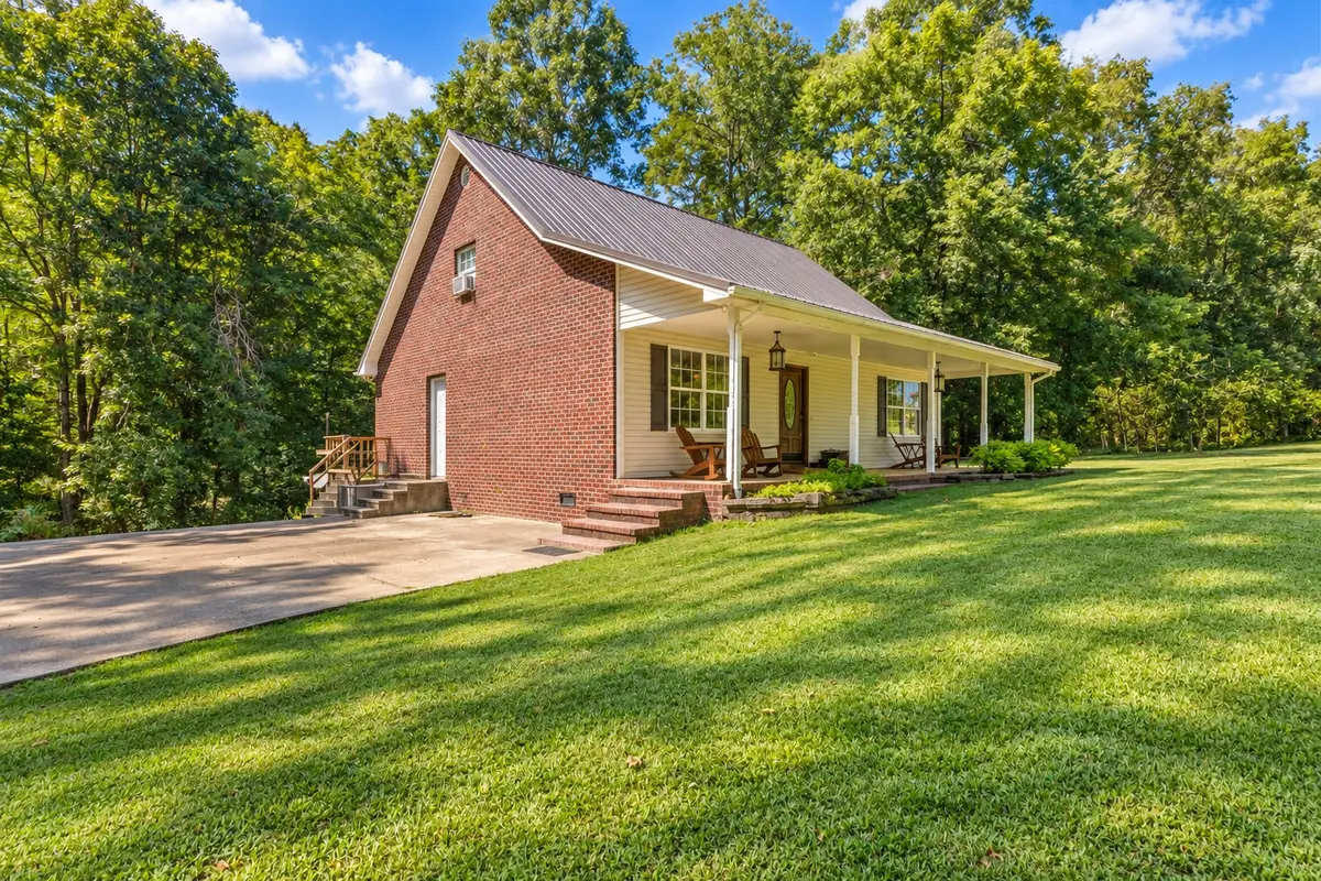 7061 E Plunders Creek Rd, Dickson, TN 37055