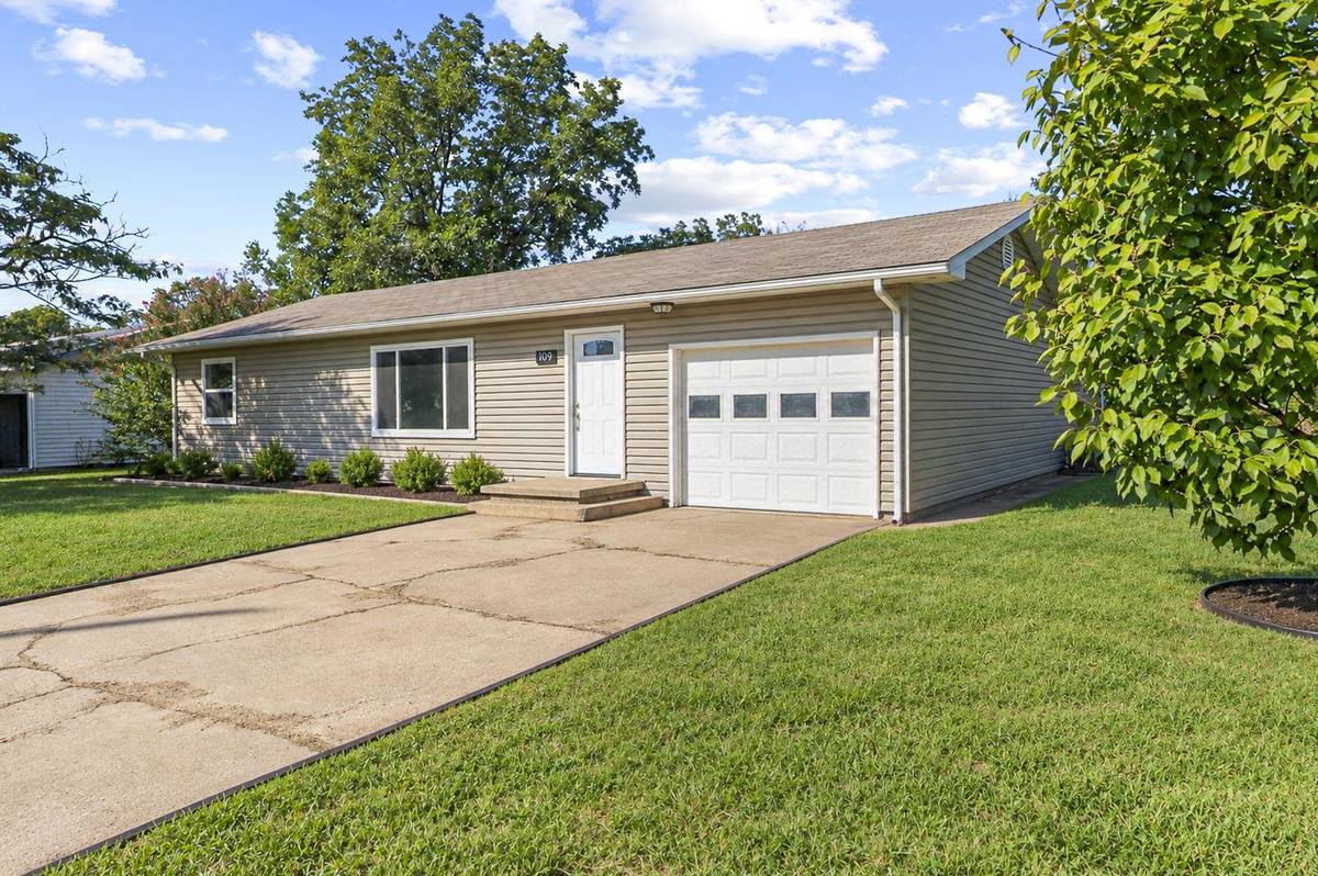 109 N Pine St, Argonia, KS 67004