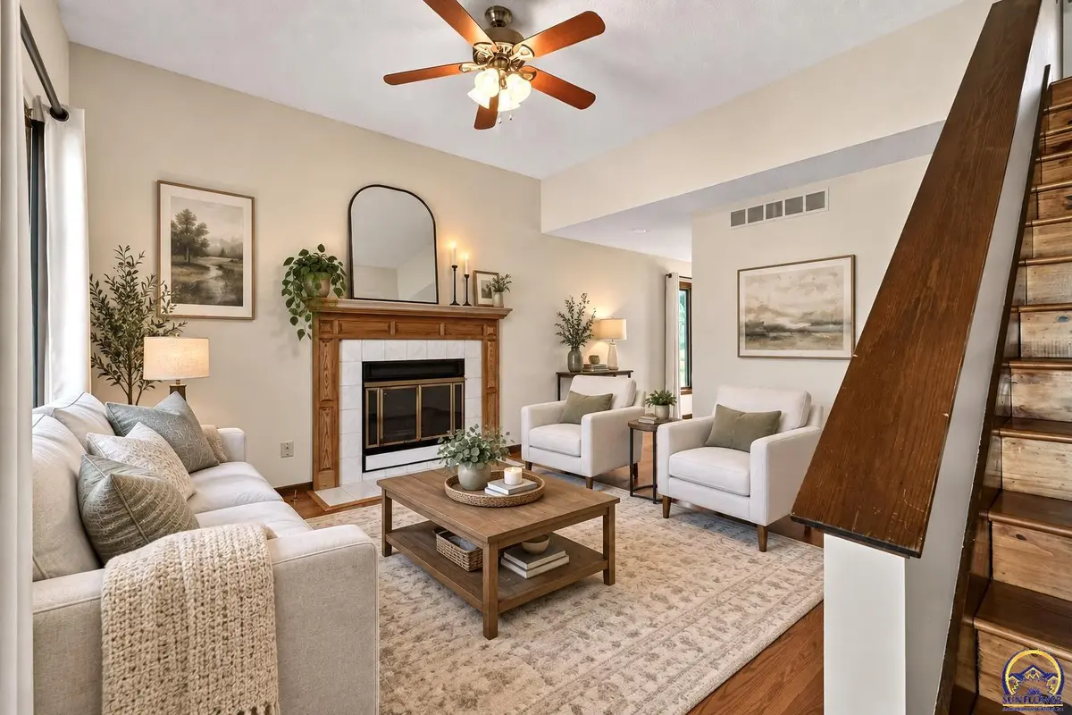 5561 SW Stonegate CT, Topeka, KS 66606