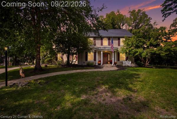 215 Vorn LN, Bloomfield Charter Township, MI 48301