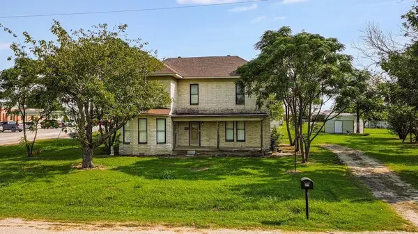 112 W Hackberry Street, Malone, TX 76660