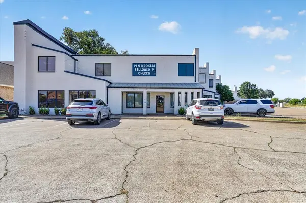 200 E Main Street #D, Crowley, TX 76036