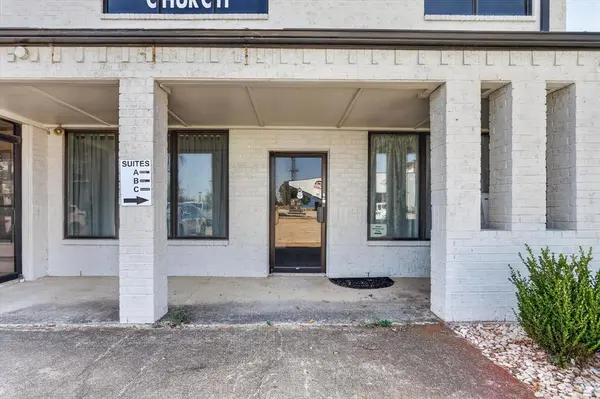 200 E Main Street #D, Crowley, TX 76036